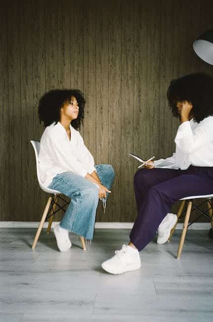 What To Wear With Purple Pants